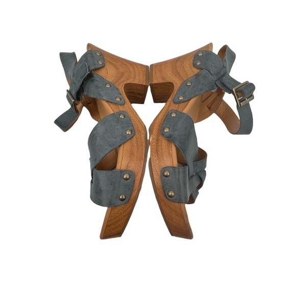 Kork-Ease Gray and Tan Sandals - Picture 7 of 9
